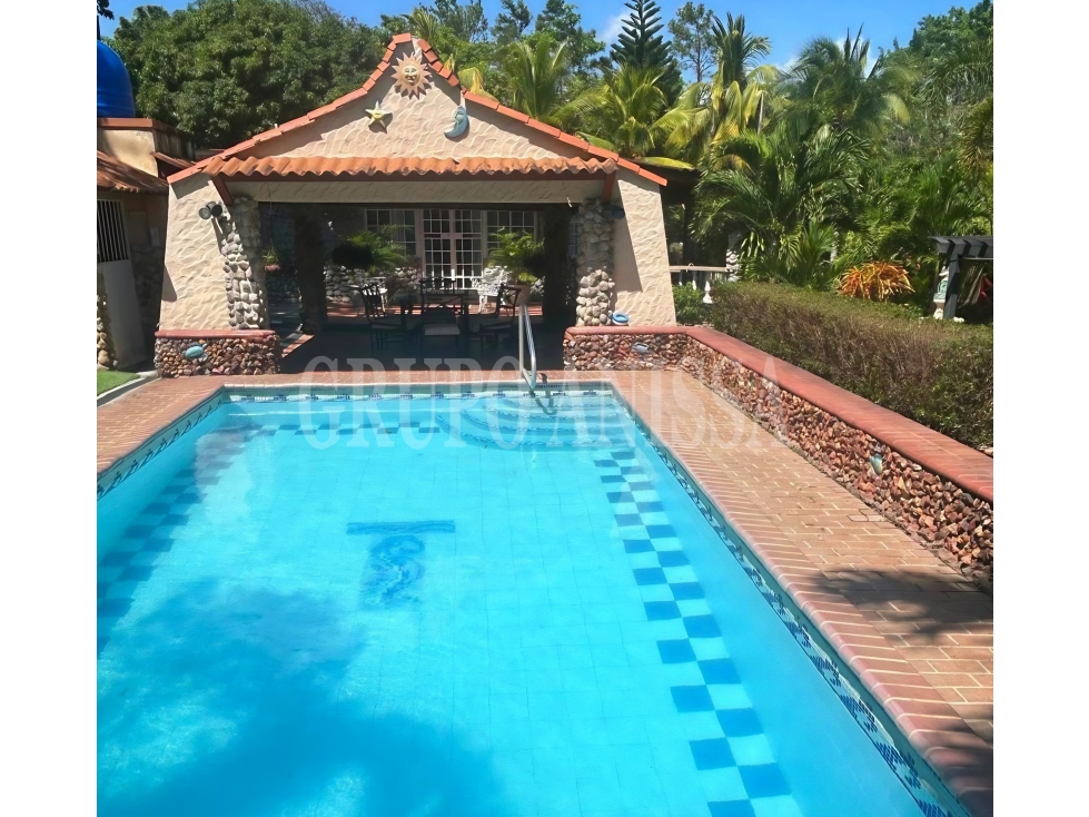 OPORTUNIDAD! Se Vende Casa en Gorgona