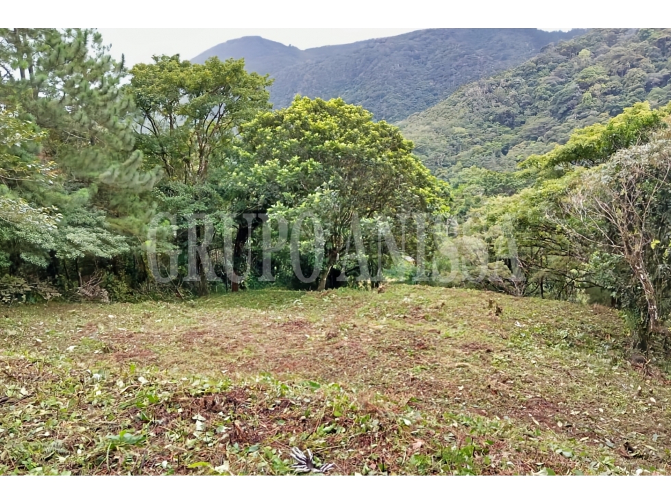 Se vende Terreno con Hermosas Vistas en Zona Alta - Altos del Maria — foto 4