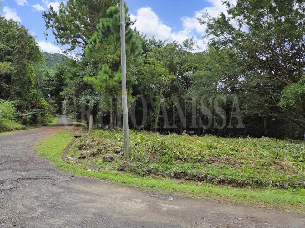 Se Vende bello Lote de Esquina con Manantial en Altos del Maria — foto 2