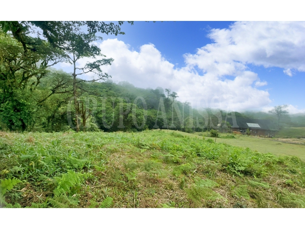 Oportunidad! Se Vende Lote en Altos del Maria con clima templado