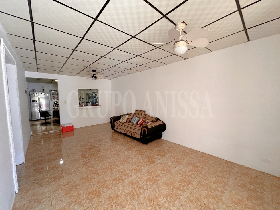 Se Vende! Amplia Casa con Apartamento Adosado en Nueva Gorgona — foto 4