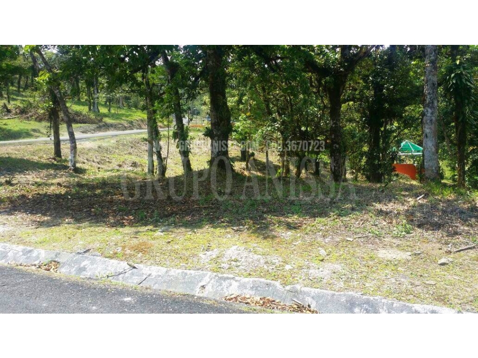 GANGA! Se Vende Terreno de Esquina en La Rioca Altos del Maria — foto 5