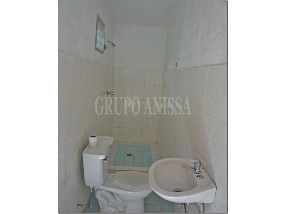 Oportunidad! Se Vende Amplia Propiedad en La Laguna de San Carlos - 5