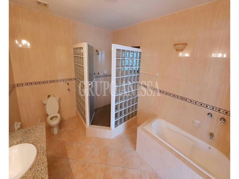 Se Vende Hermosa Casa con vistas en Zona Alta de Altos del Maria — foto 4