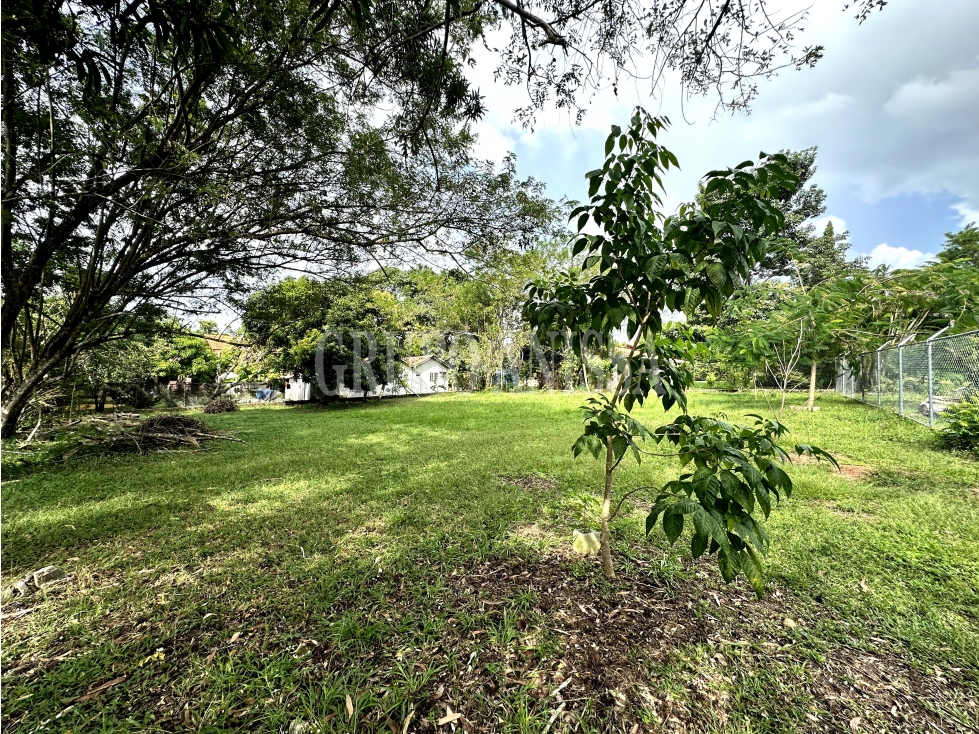Oportunidad! Se Vende Hermoso Terreno de Esquina en Vía al Valle - 5