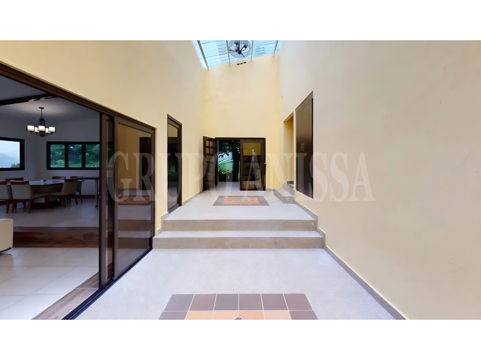 OPORTUNIDAD! Se vende Hermosa Casa en Altos del Maria — foto 2