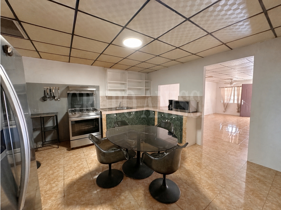 Se Vende! Amplia Casa con Apartamento Adosado en Nueva Gorgona — foto 5