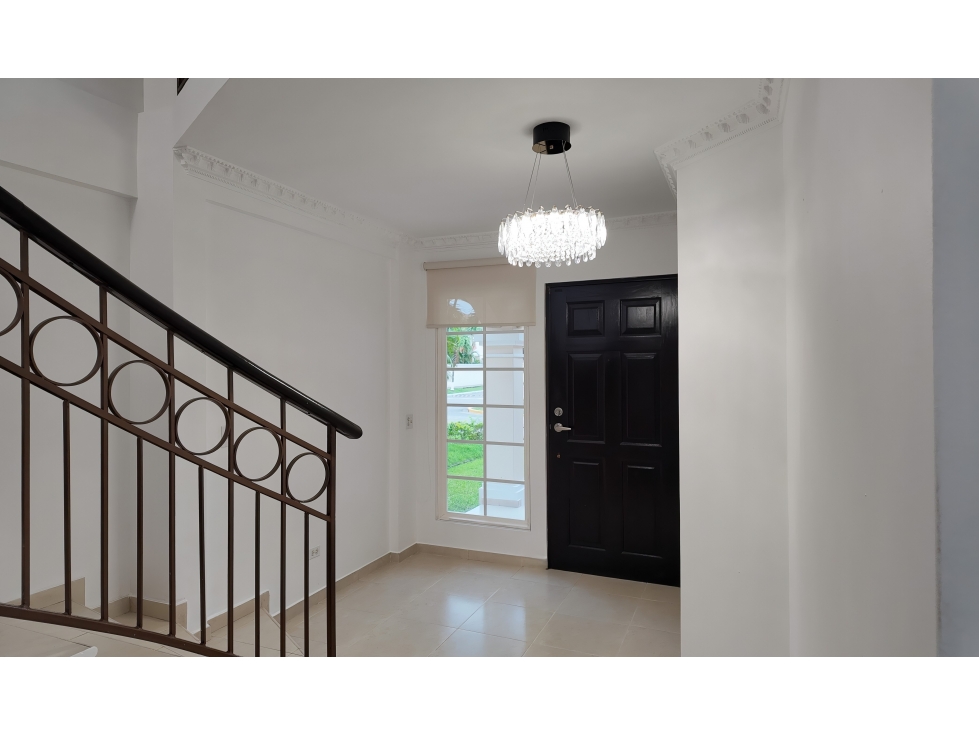 ALQUILER DE CASA UNIFAMILIAR EN ESQUINA COSTA SUR, VILLA VALENCIA — foto 5
