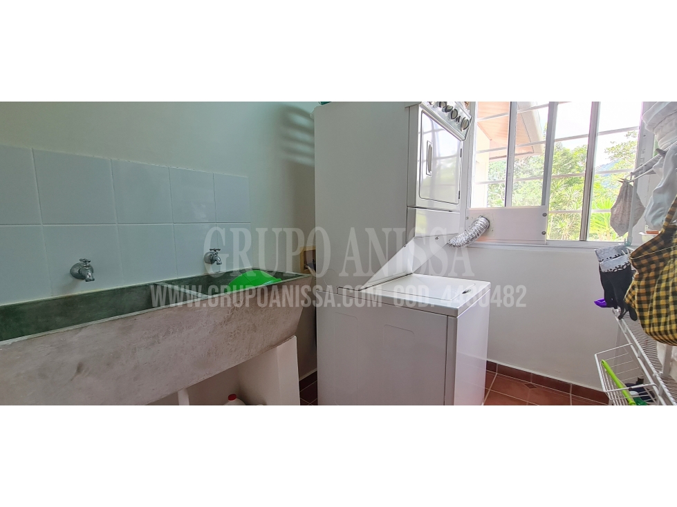 Se Vende Amplia y Hermosa Casa en Altos del Maria — foto 6