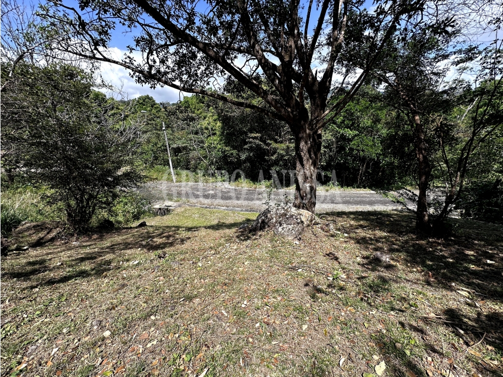 Se Vende Hermoso Lote en Santo Domingo Altos del Maria