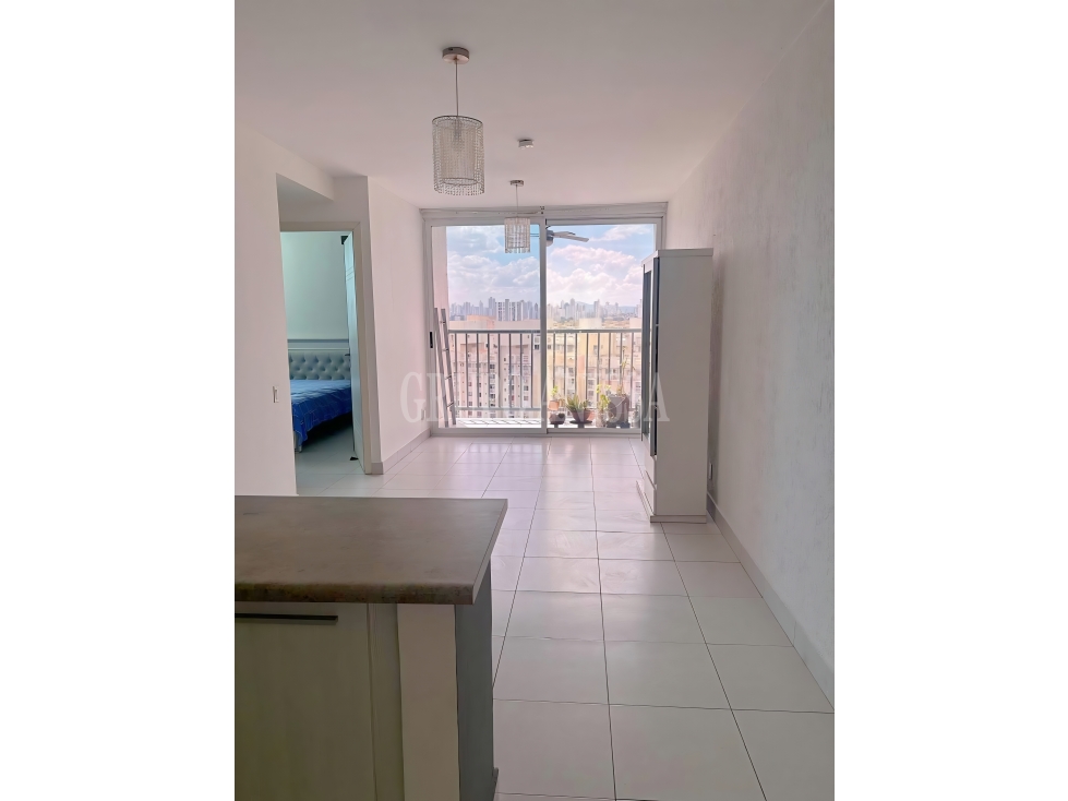 OPORTUNIDAD! Se Alquila Apartamento en Via España Rio Abajo