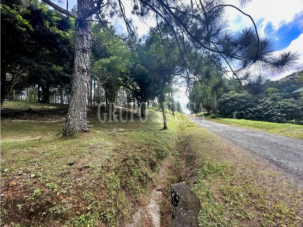 Oportunidad! Se Vende Terreno de Esquina Zona Alta - Altos del Maria — foto 4