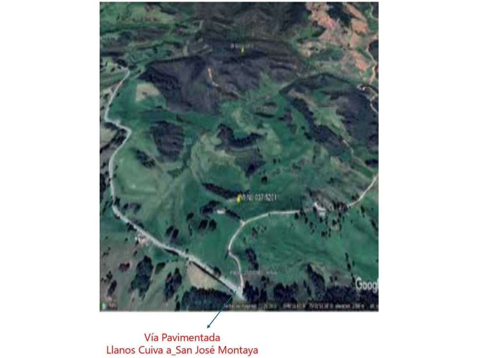Gran Finca Lechera al Borde de Vía Pavimentada, Norte Antioquia - 1