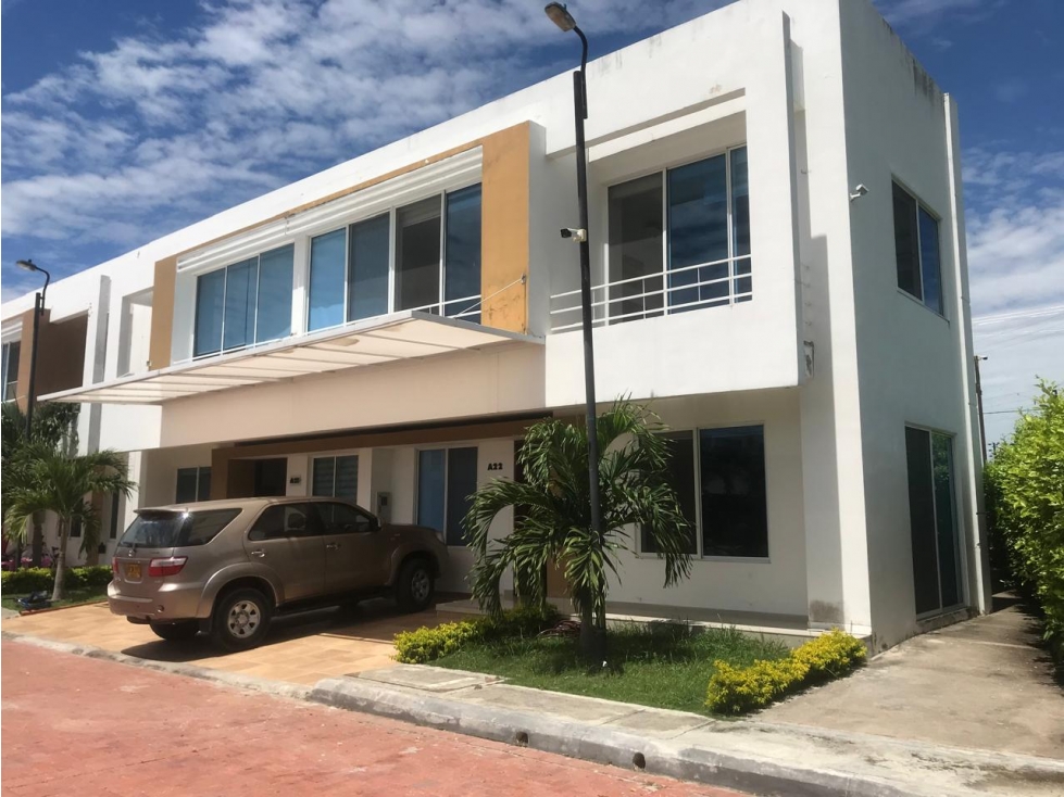 CASA EN EL CONDOMINIO LOS ÁNGELES GIRARDOT — foto 3