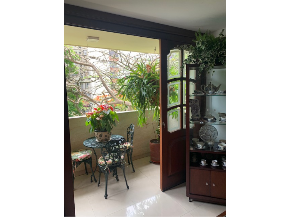 HERMOSO APARTAMENTO PRADOS DEL NORTE CALI