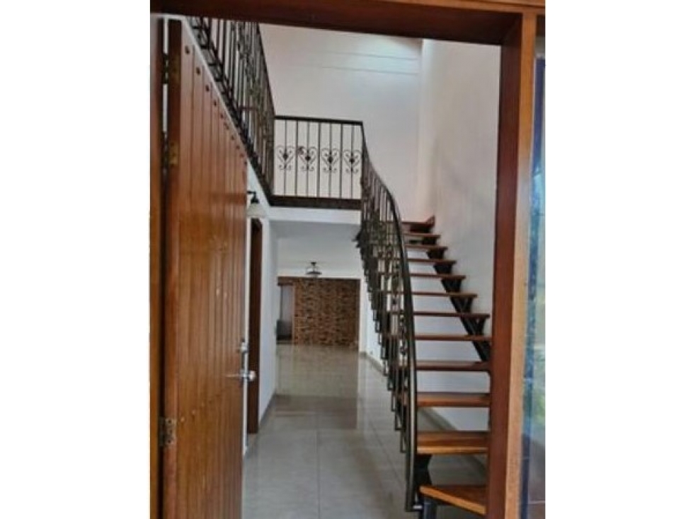 Vida Tranquila y Conectada: Inmueble Único en La Estrella — foto 5