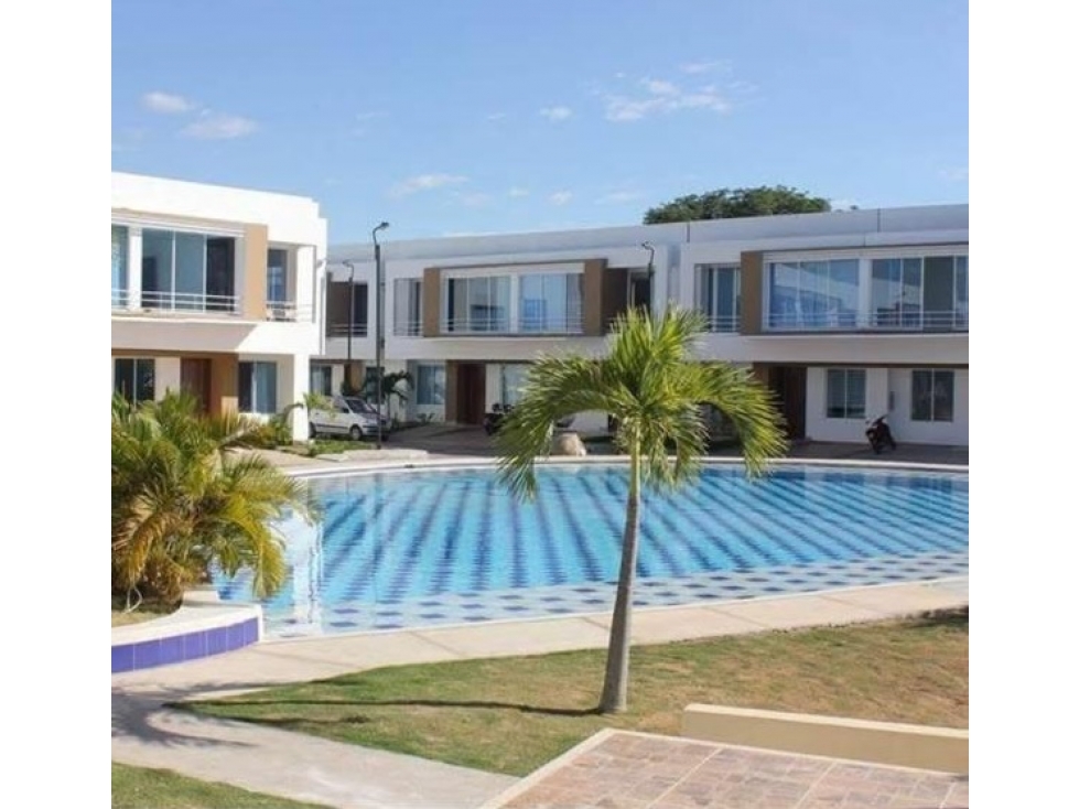 CASA EN EL CONDOMINIO LOS ÁNGELES GIRARDOT