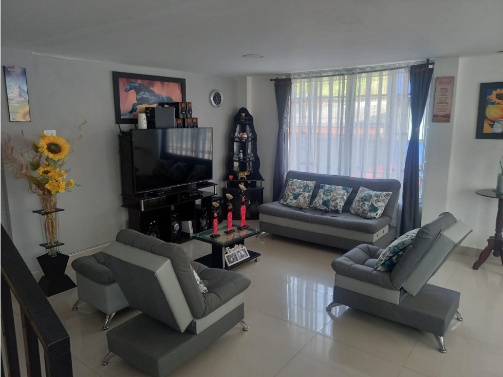 Venta de casa con renta en Villamaría