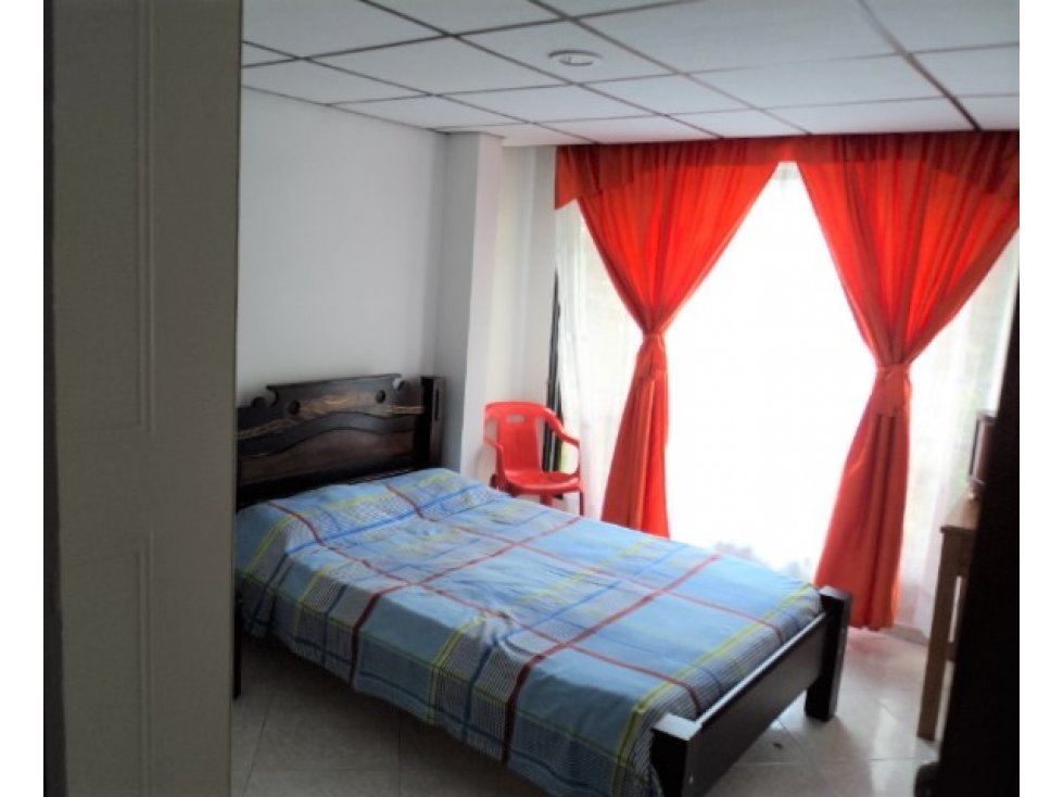 Venta de casa con renta en la Enea