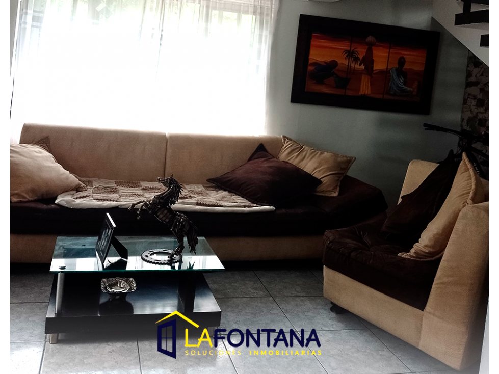 Venta de casa con renta en Peralonso
