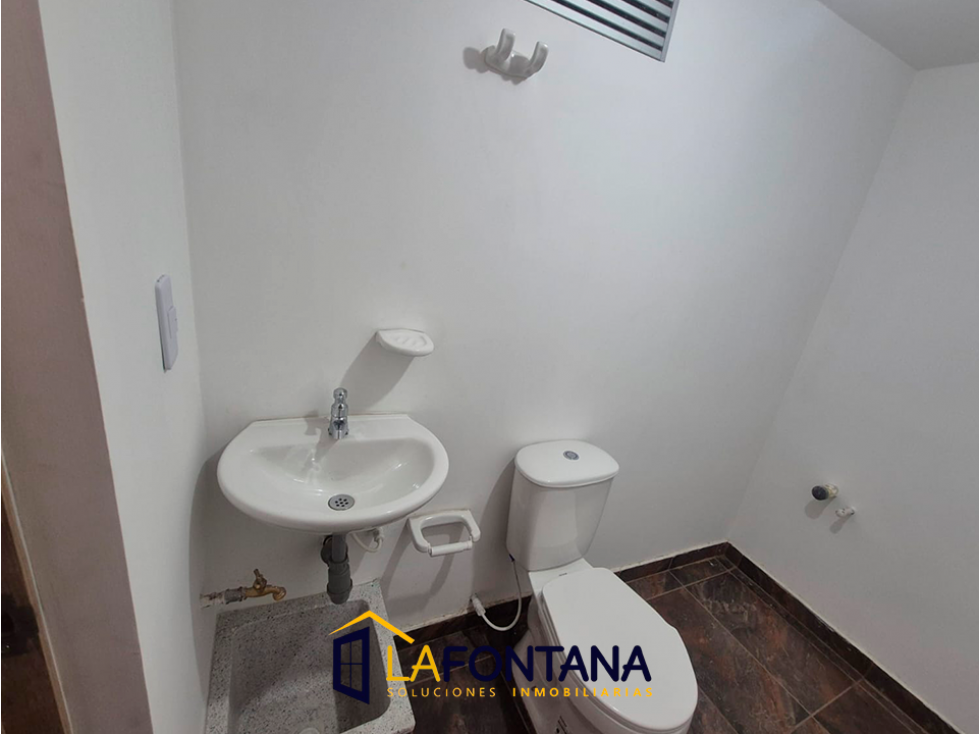 Se arrienda local en Castilla — foto 4