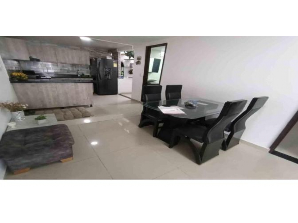 Venta de casa con renta en la Linda