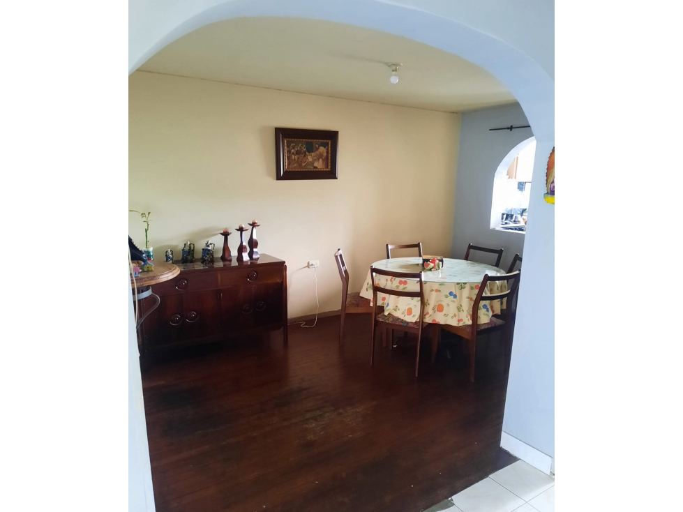 Venta de casa con renta en las Americas