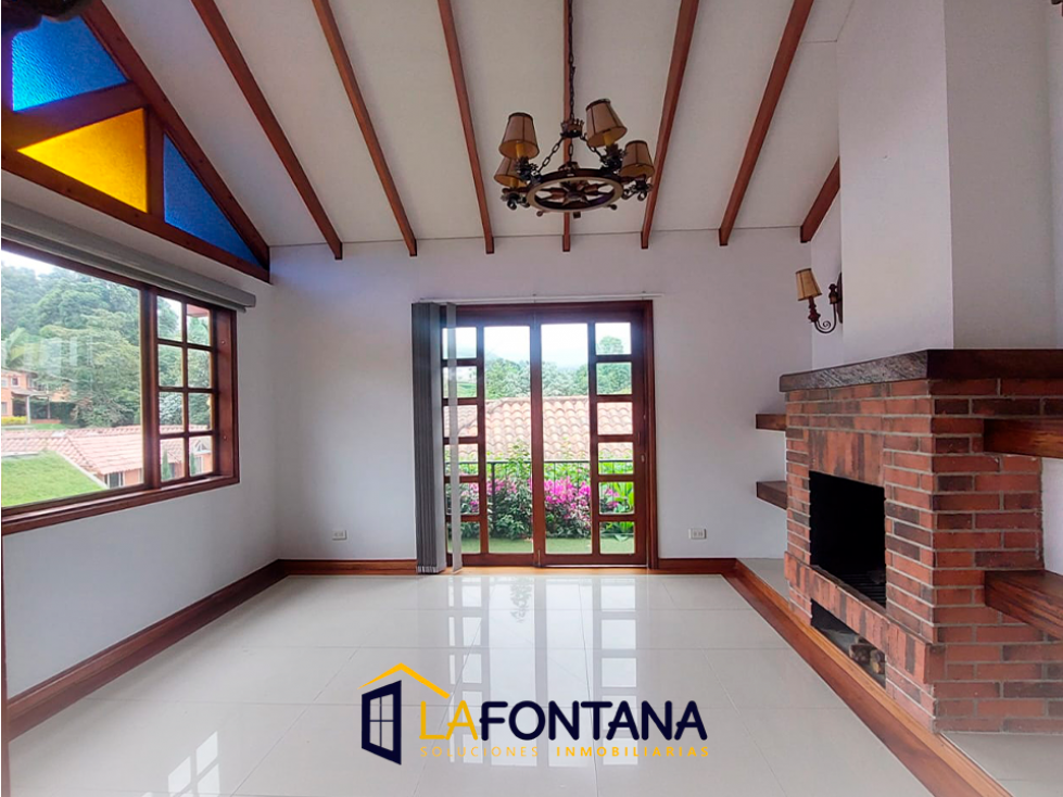 Se arrienda casa en La Alhambra