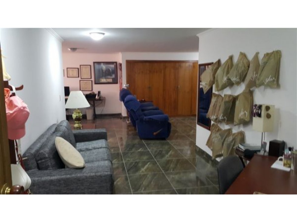 Vende apartamento en la Rambla