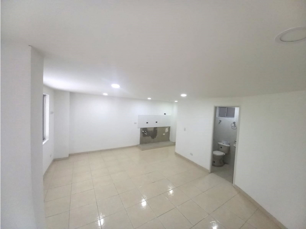 Venta de local en Alcazares — foto 4