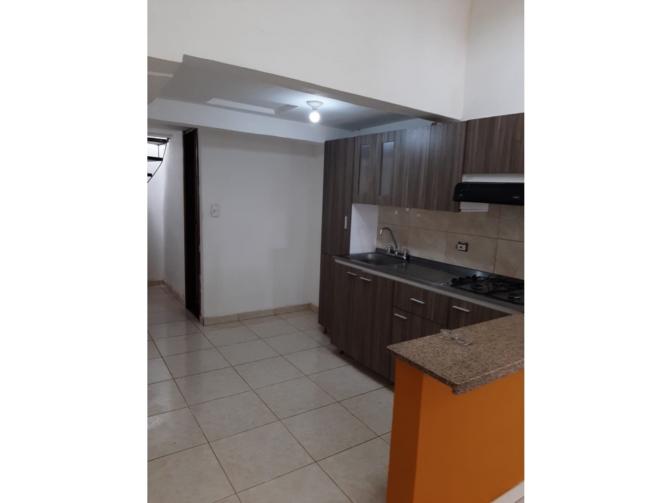 Venta de casa con renta en la Enea