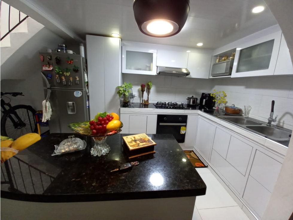 Venta de casa con renta en La Carola, Villa Café