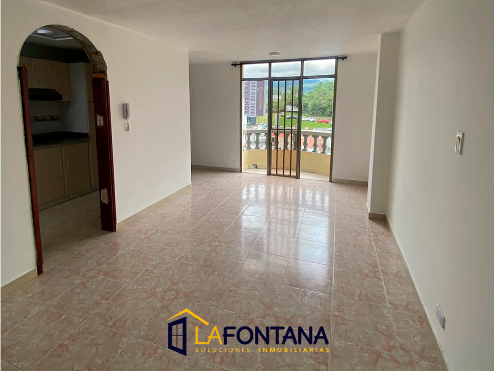 Se arrienda apartamento en Alta Suiza