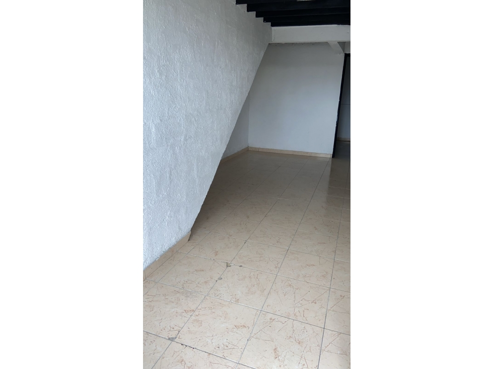 Venta de casa con renta en Peralonso