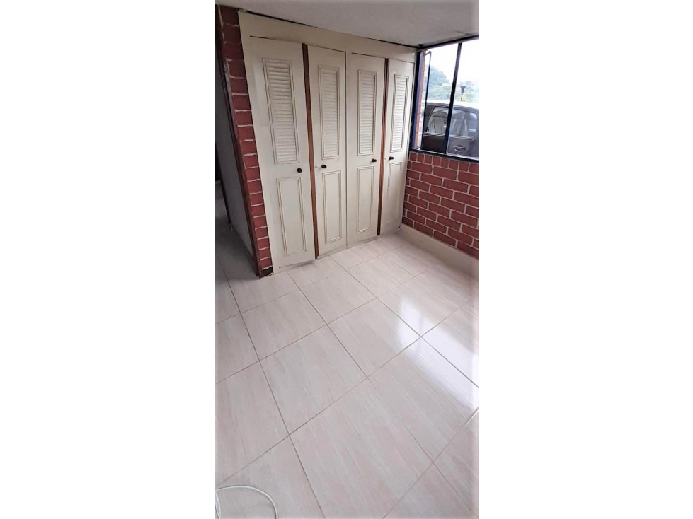 Venta de apartamento en Av. Kevin Angel - 4
