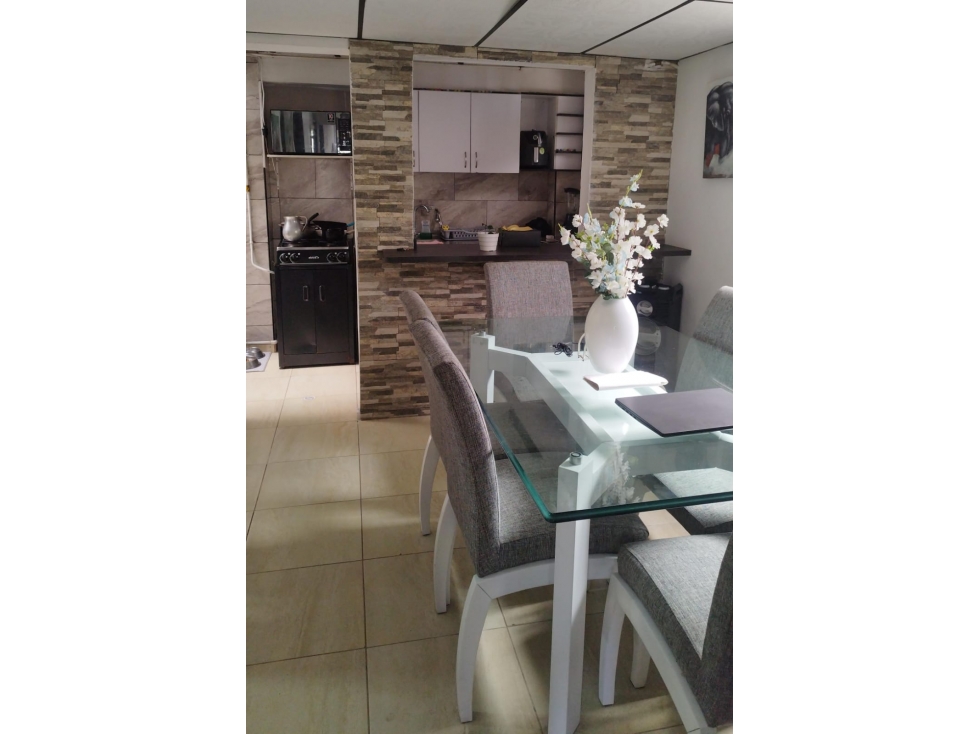 Venta de casa con renta en Altos de Capri