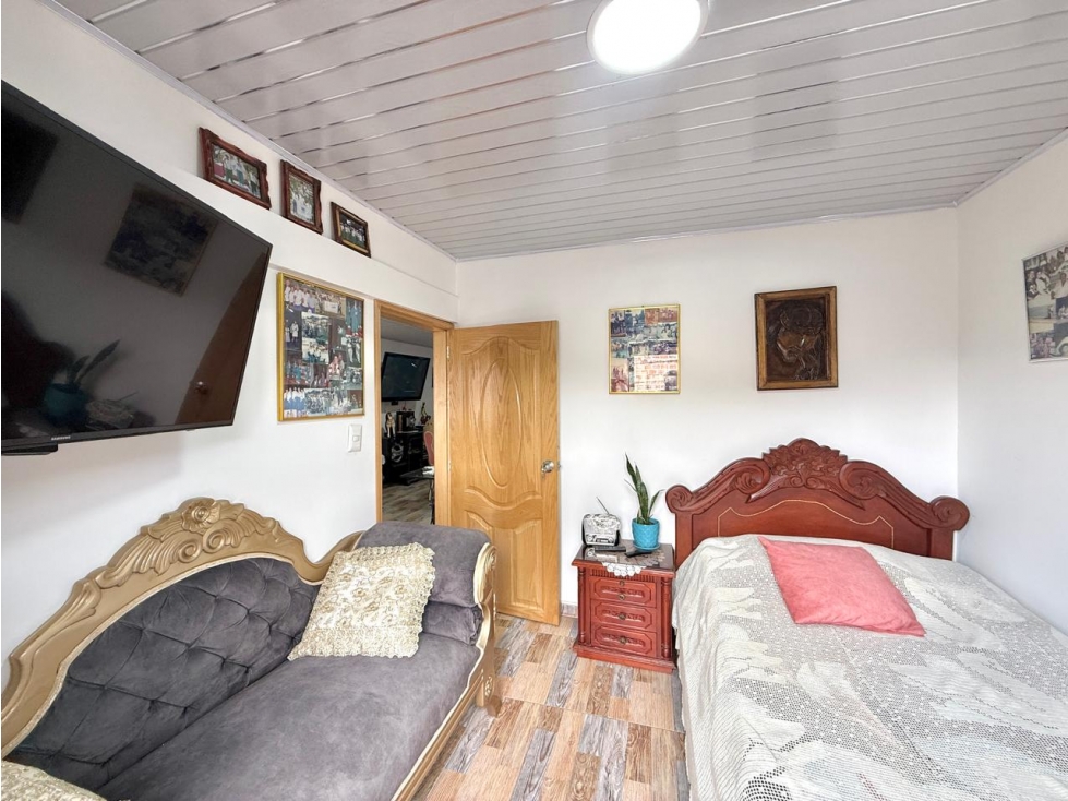 Venta de casa con renta en Santa Rosa - 2