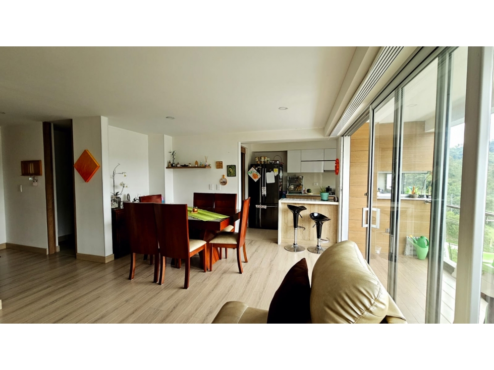 Venta de apartamento en la Av. Alberto Mendoza