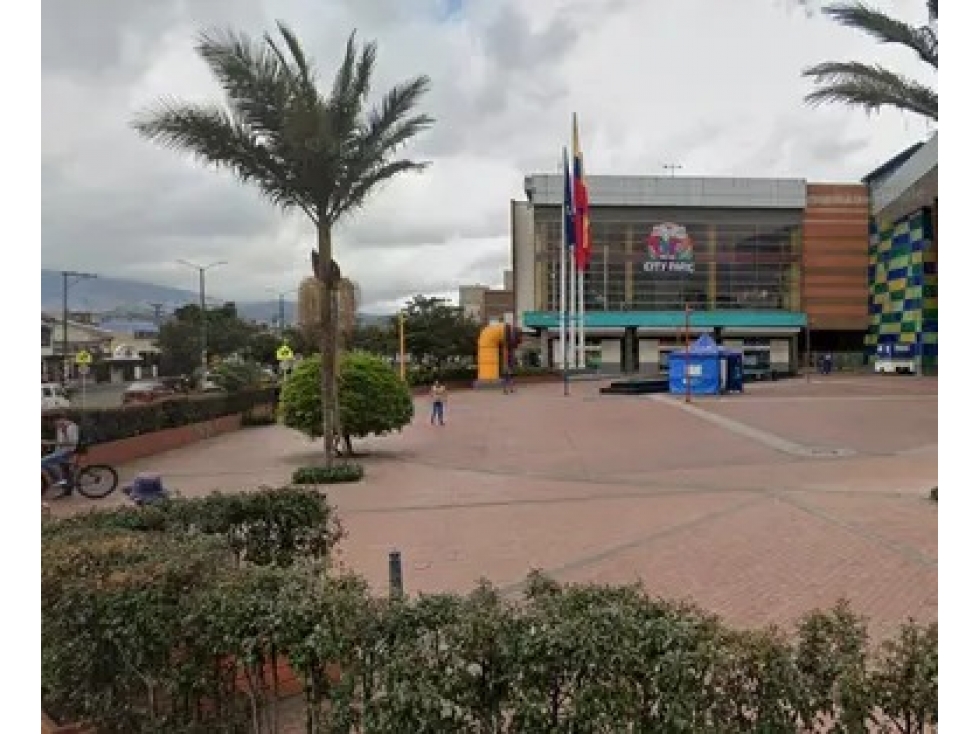 LOCAL COMERCIAL EN ARRIENDO CENTRO COMERCIAL CENTRO MAYOR DE 2.617 M2 - 4