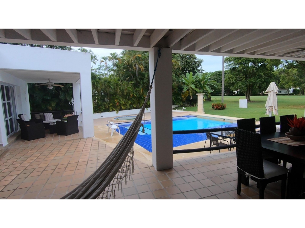 CASA VENTA CLUB PUERTO PENALISA GIRARDOT DE 381 M2 - 2