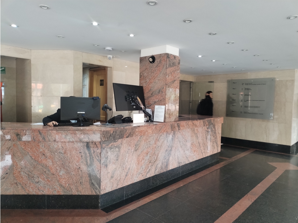 OFICINA VENTA/ARRIENDA EL LAGO EDIF. OIKOS II DE 309 M2 — foto 3