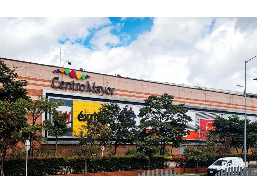 LOCAL COMERCIAL EN ARRIENDO CENTRO COMERCIAL CENTRO MAYOR DE 2.617 M2 - 1