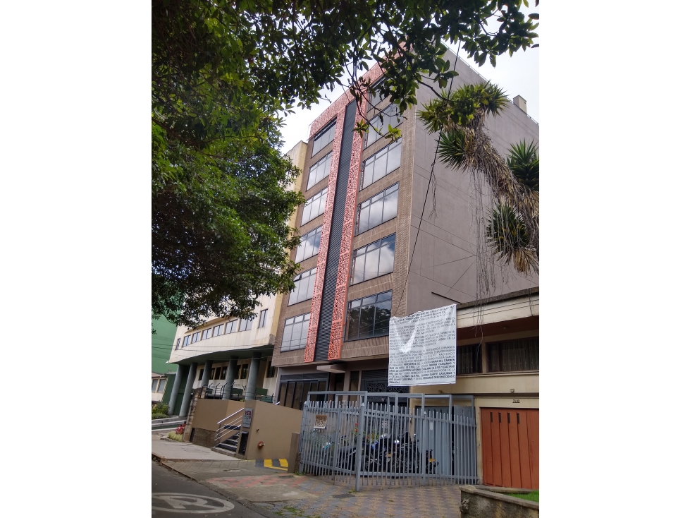 EDIFICIO VENTA y ARRIENDO EL LAGO - LOS HEROES DE 2.000 M2 — foto 2