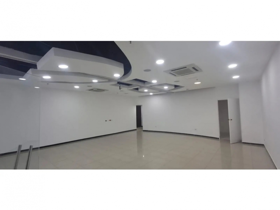 LOCAL COMERCIAL / OFICINA ATENCION PUBLICO CALLE 100 DE 262 M2 — foto 3