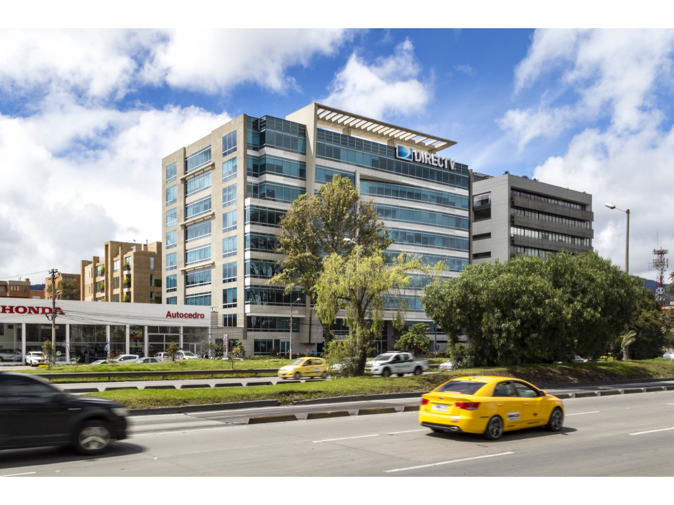OFICINA ARRIENDO EDIFICIO AMADEUS AUTOPISTA NORTE DE 1.271 M2 — foto 2
