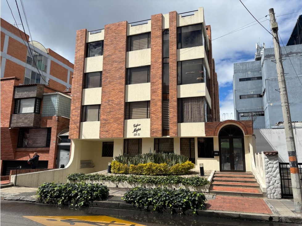 APARTAMENTO EN VENTA CONTADOR DE 81,49M2; 3H, 2B, 2P, 1D