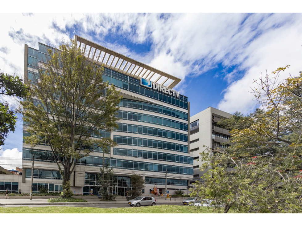 OFICINA ARRIENDO EDIFICIO AMADEUS AUTOPISTA NORTE DE 1.271 M2