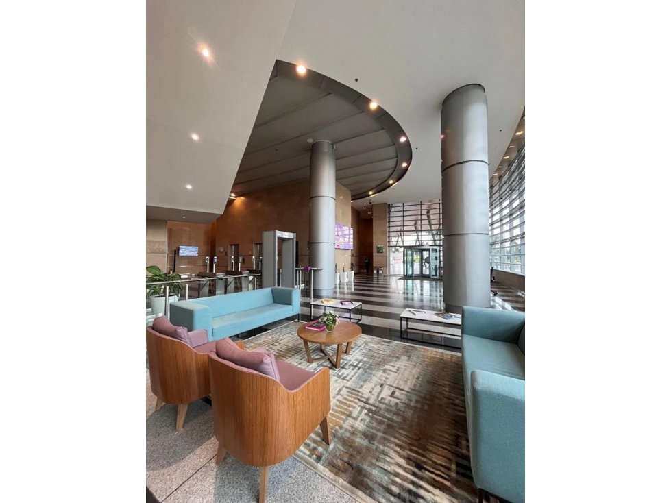 OFICINA ARRIENDO CENTRO EMPRESARIAL TITAN PLAZA DE 892 M2. — foto 5