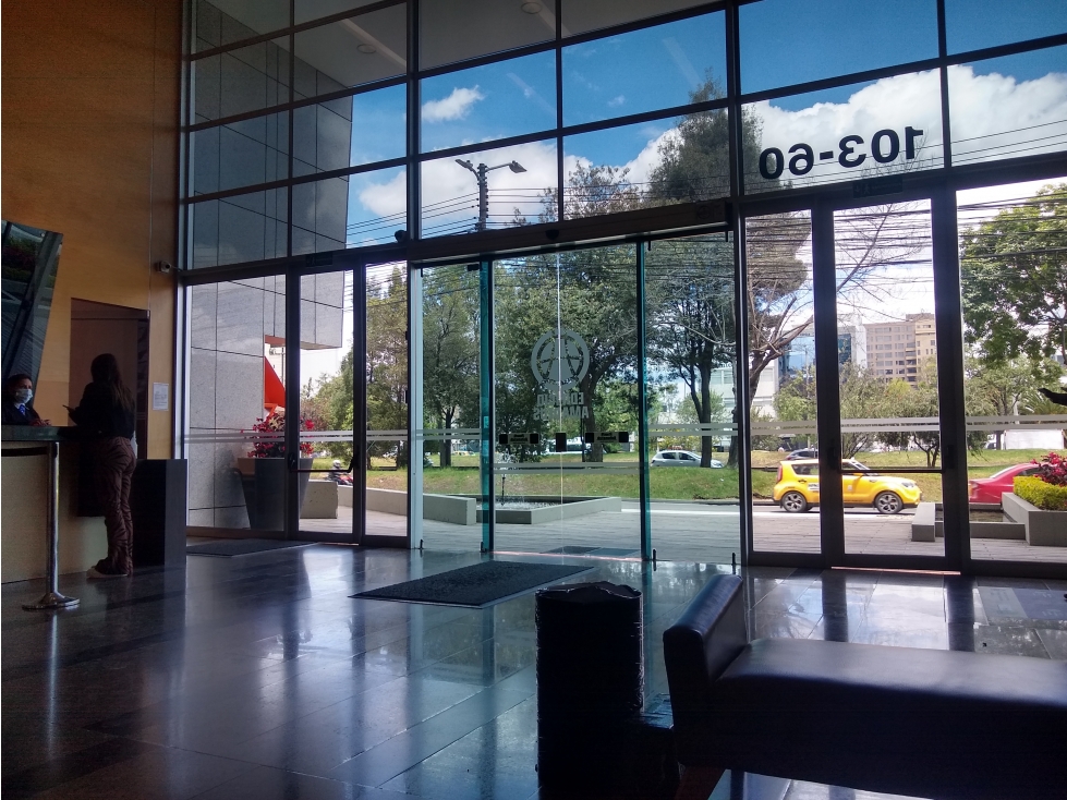 OFICINA ARRIENDO EDIFICIO AMADEUS AUTOPISTA NORTE DE 1.271 M2 — foto 5