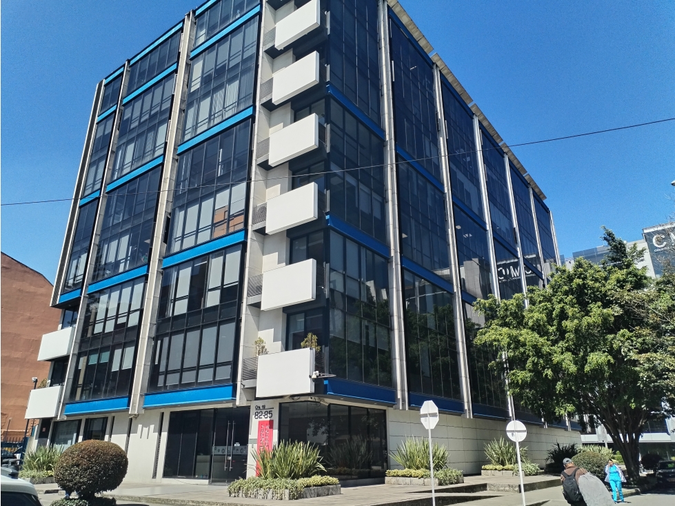 OFICINA VENTA y/o ARRIENDO COUNTRY OFFICE CALLE 82 DE 148 M2